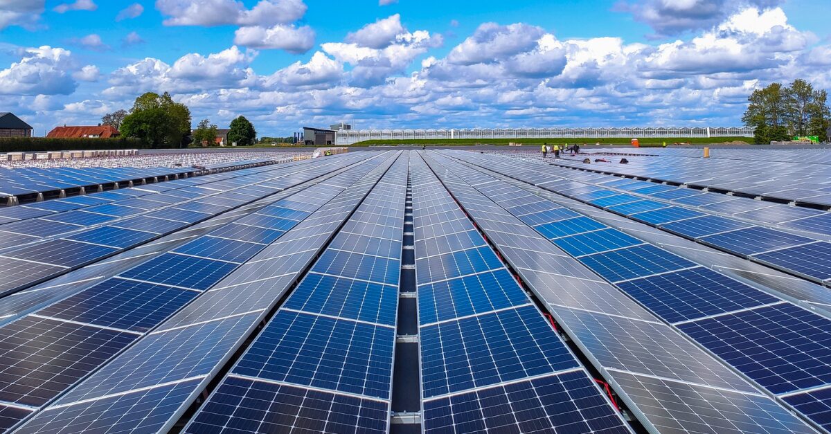 Solar system with feed-in tariff